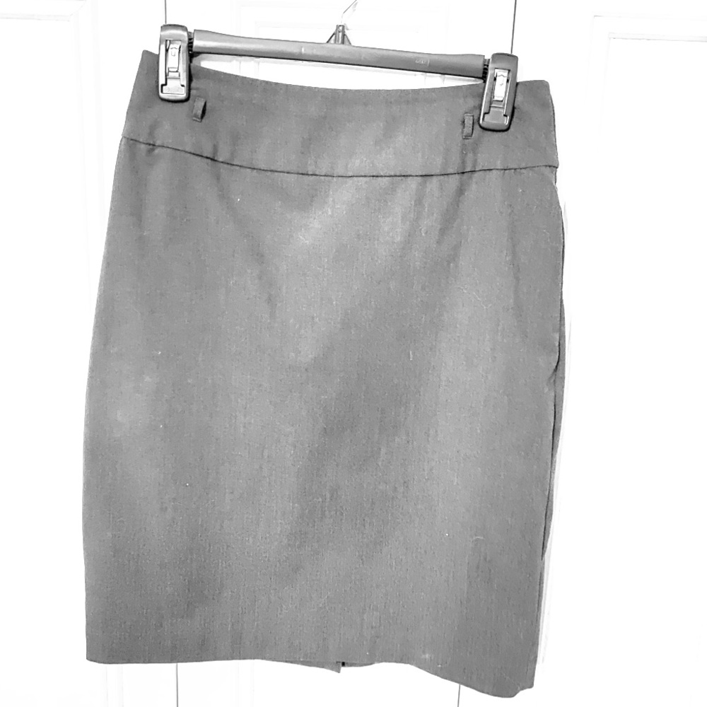 Gray pencil skirt ✏️